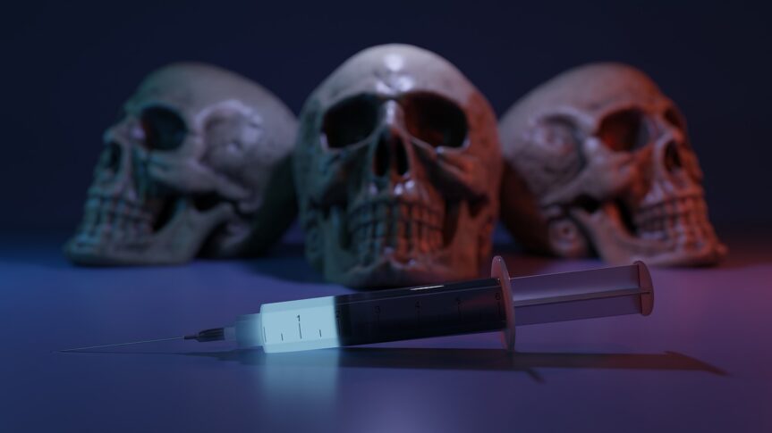 COVID — Ils vont vous l&rsquo;enfoncer dans la gorge : « L’obligation vaccinale doit maintenant être envisagée », estime l&rsquo;Académie de médecine