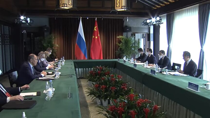 La Russie et ses autres partenaires partageant les mêmes idées, avancent tous vers un ordre mondial multipolaire, juste et démocratique