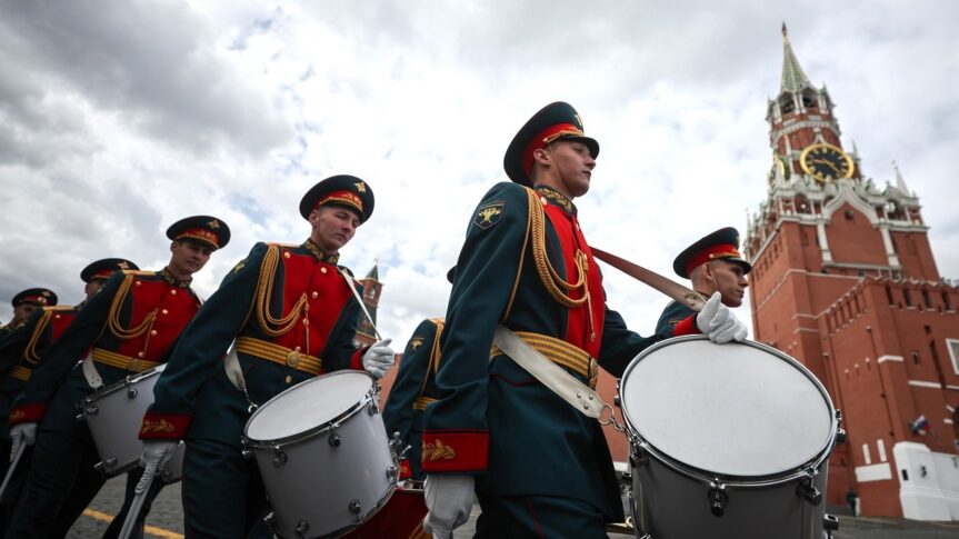 Défilé de la Victoire : Vladimir Poutine a rendu hommage à tous les soldats des armées alliées, aux participants à la Résistance et à tous ceux qui ont vaincu le nazisme et le militarisme
