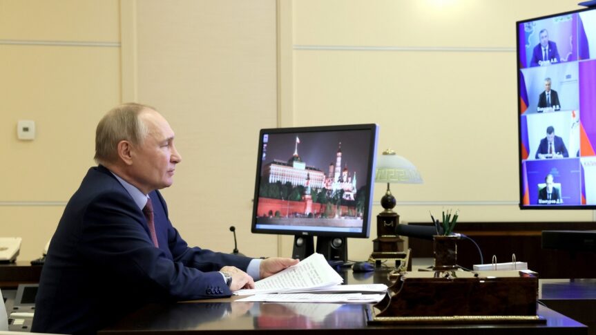 Pendant que les pays de la zone euro-atlantique vivent de restrictions, très loin d&rsquo;être abattue, la Russie est demeurée forte et énergique