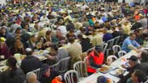 Congrès mondial de la Kabbale (4 février 2008) : Lives et chants au repas du soir